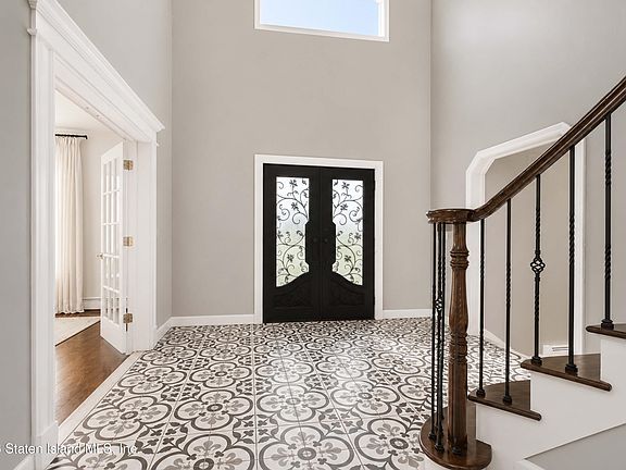 3rd image of 74 Craig Ave