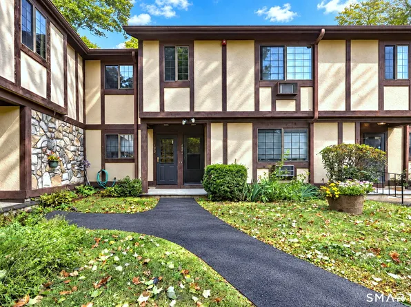 134 Foxwood Close #134, Milford, CT 06461