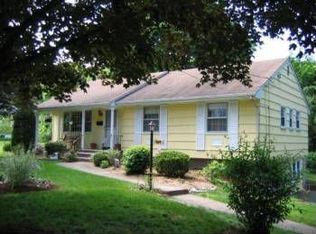 8 Dogwood Dr, Oakland, NJ 07436