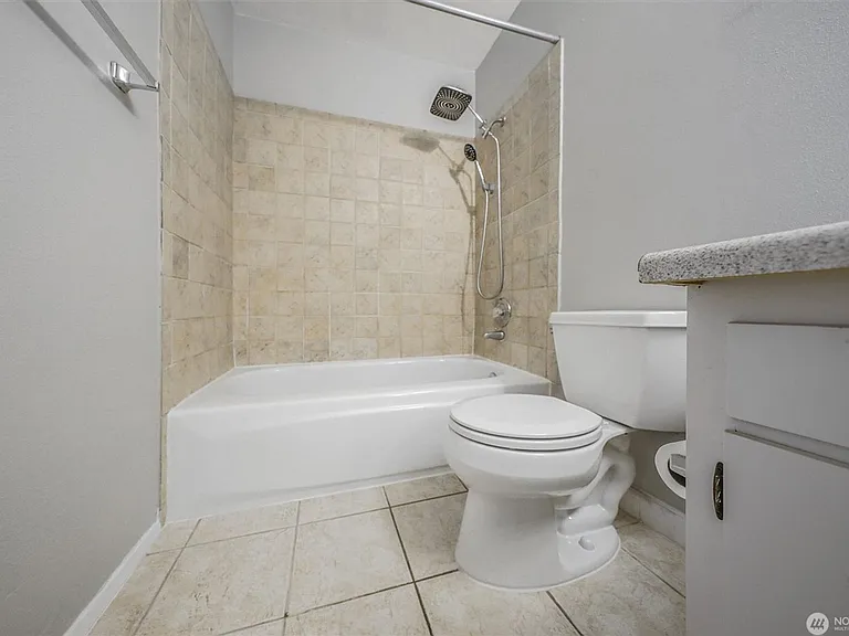 952 100th Ave NE #236 — Photo 8