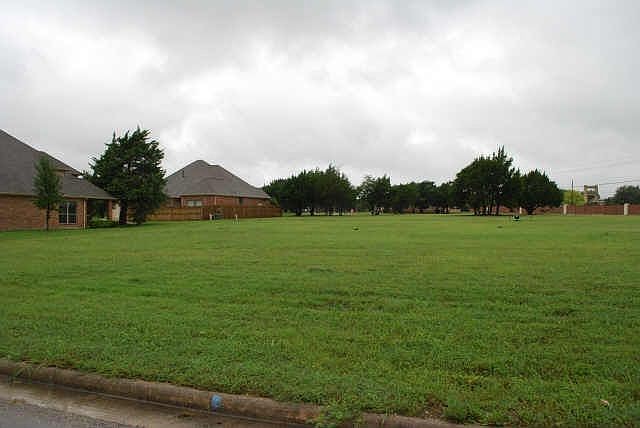 2nd image of 1507 S Greenstone Ln