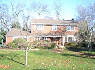 17 Settlers Way, Setauket, NY 11733