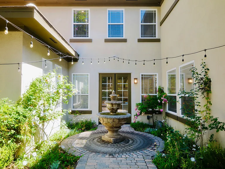 22 Artisan St — Photo 34