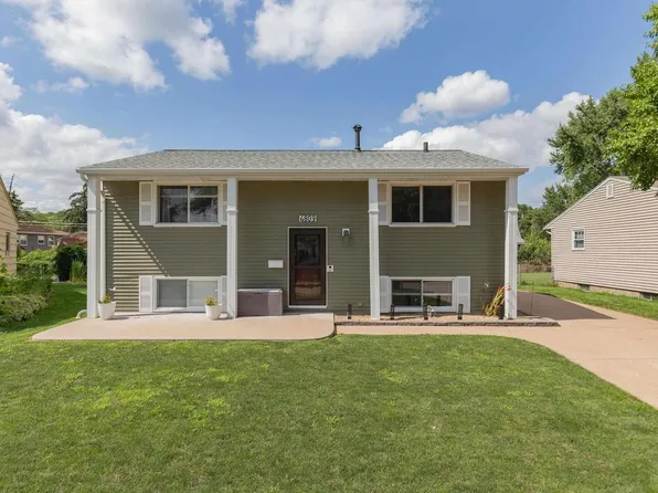 4809 45th Ave, Moline, IL 61265