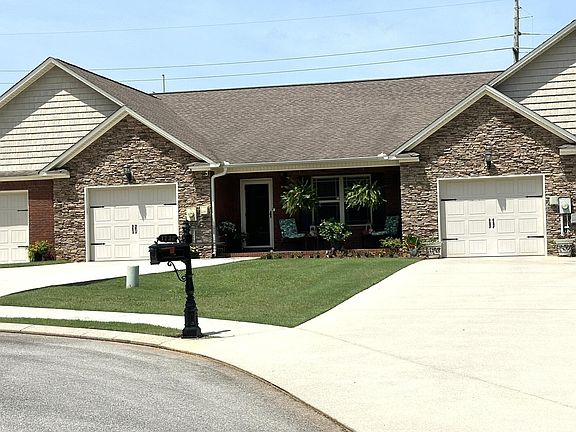 3rd image of 1752 Chelsa Dr NE