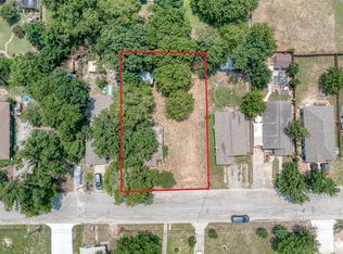 1208 4th St, Lockhart, TX 78644