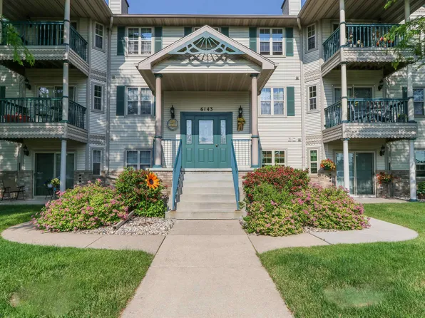 W6143 Victorian Dr APT 2, Appleton, WI 54915