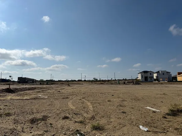 5907 Tavo Dr, Laredo, TX 78045