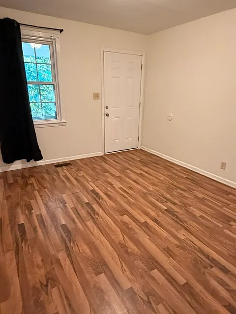 2 bed, 800 sqft, $1,300 — Photo 3