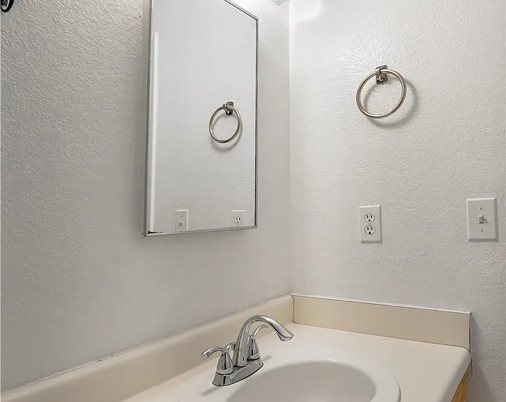 510 Elm Dr #106 — Photo 19