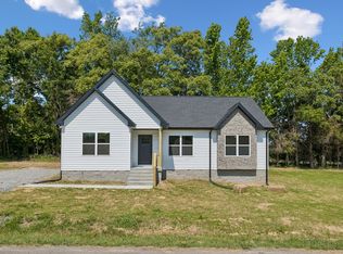 404 Leigh Anna Cir, Lafayette, TN 37083