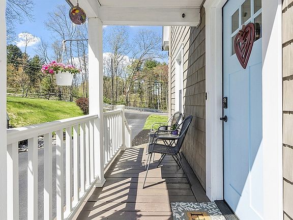 3rd image of 385 Greenwood St