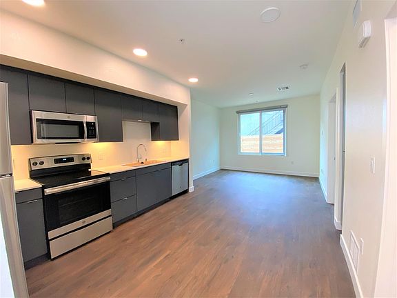 4th image of 4330 Alabama St #102