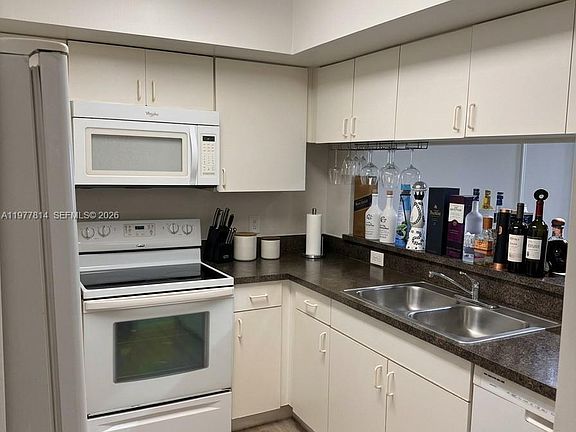 2nd image of 440 S Park Rd #4102