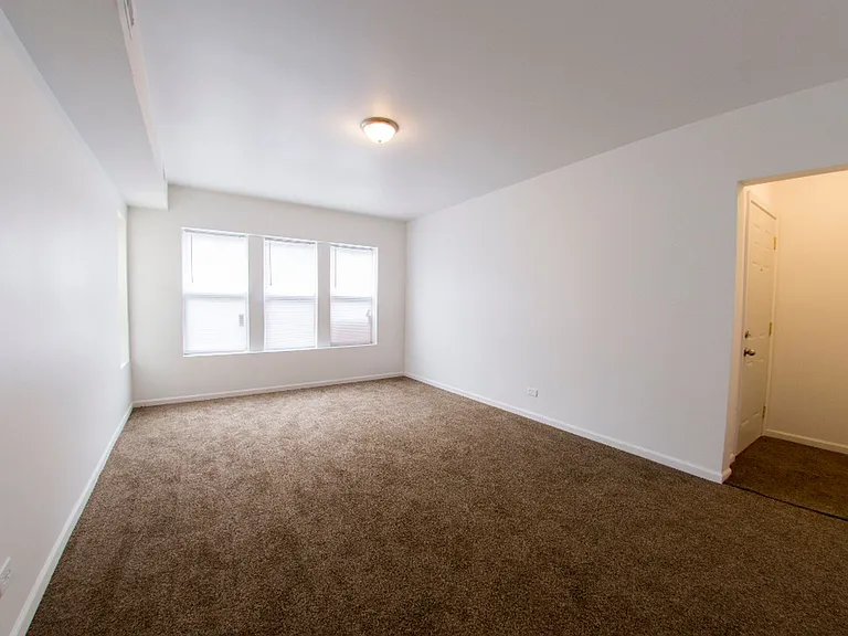1101 N Lawler Ave — Photo 12