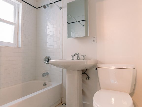 4th image of 1006 N El Centro Ave APT 210