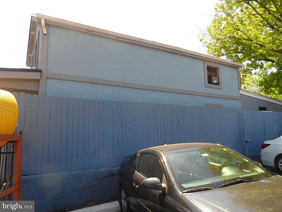 3rd image of 843 Calhoun St
