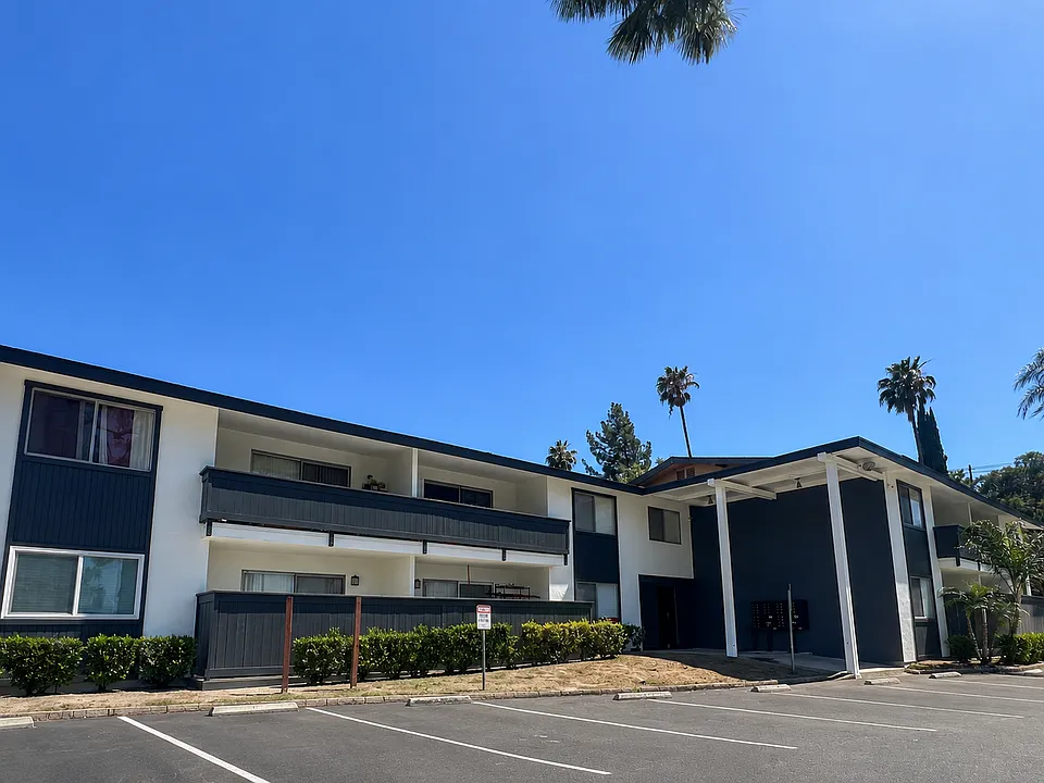 Palm Vista Apartments