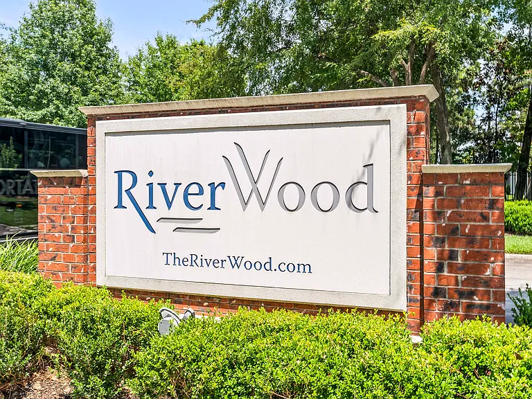 Riverwood Apartments — Photo 1