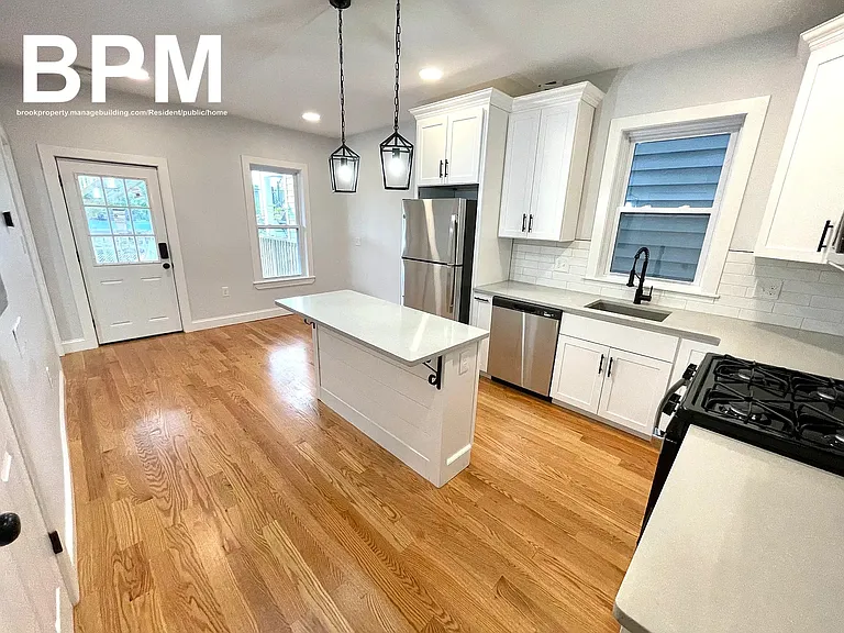 247 Chelsea St #1 — Photo 1