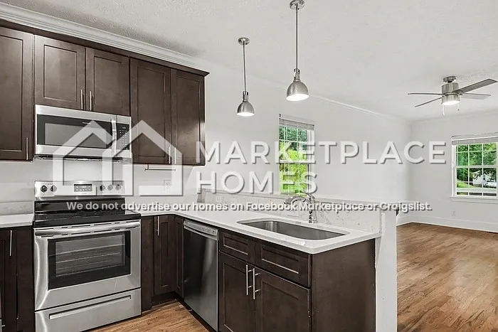 185 Peach St — Photo 7