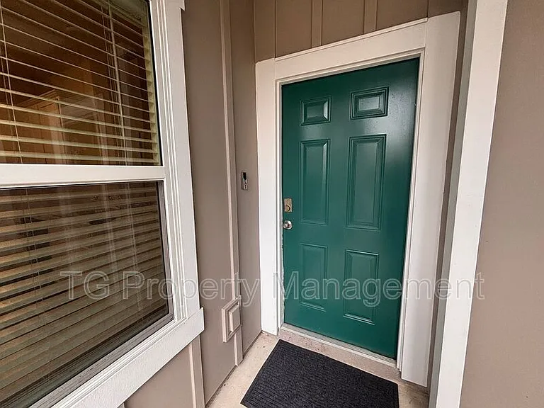 336 Aralia Ln — Photo 2
