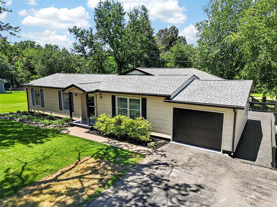 1st image of 923 McPherson Dr