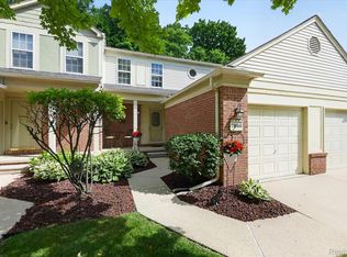 7866 Rivergate Dr, Westland, MI 48185