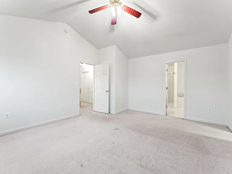 10105 Cotter Ct — Photo 9