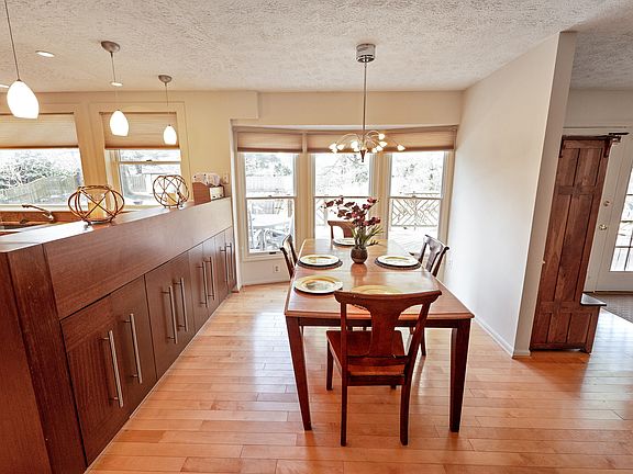 4th image of 13920 Bergenfield Dr