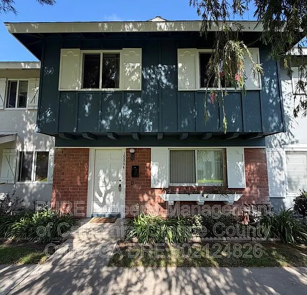 19844 Inverness Ln — Photo 1