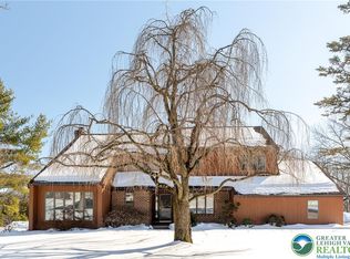 1712 Lotus Dr, Orefield, PA 18069