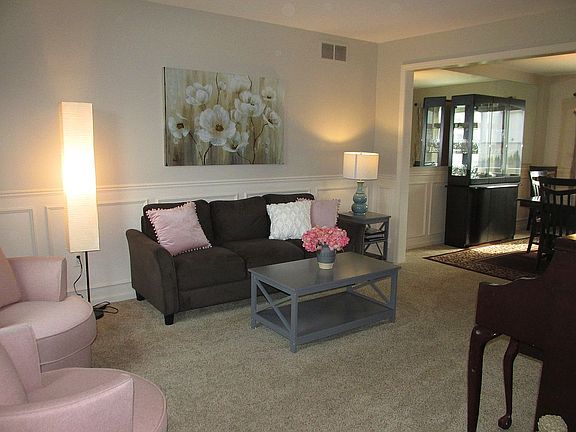 2nd image of 26774 Royal Dr