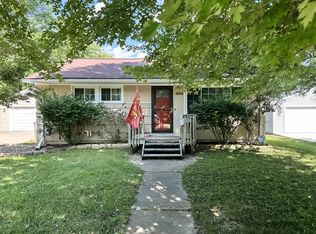 424 Hilltop Rd, Ames, IA 50014