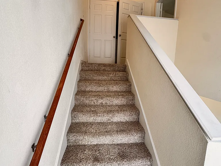 2116 Grove Park Ln — Photo 16