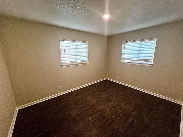 5804 Deer Lake Dr — Photo 7