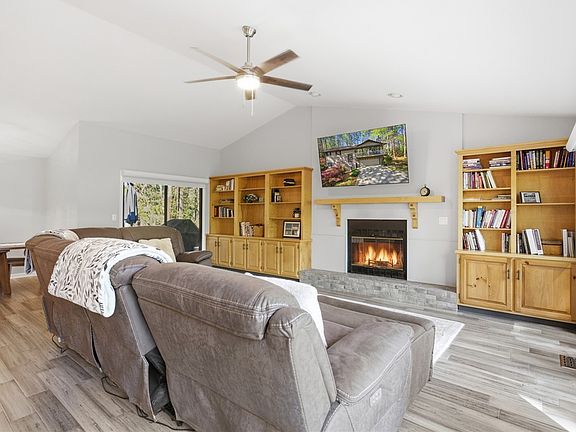 4th image of 9 Tradewinds Way