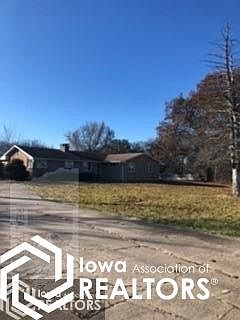 2nd image of 2158 Business Highway 61