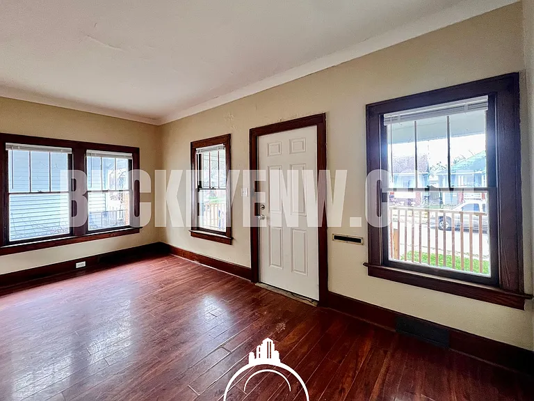 3817 Burton Ave — Photo 2