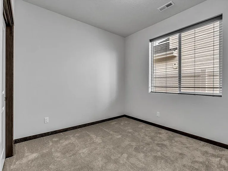 2905 N Corvus St — Photo 17