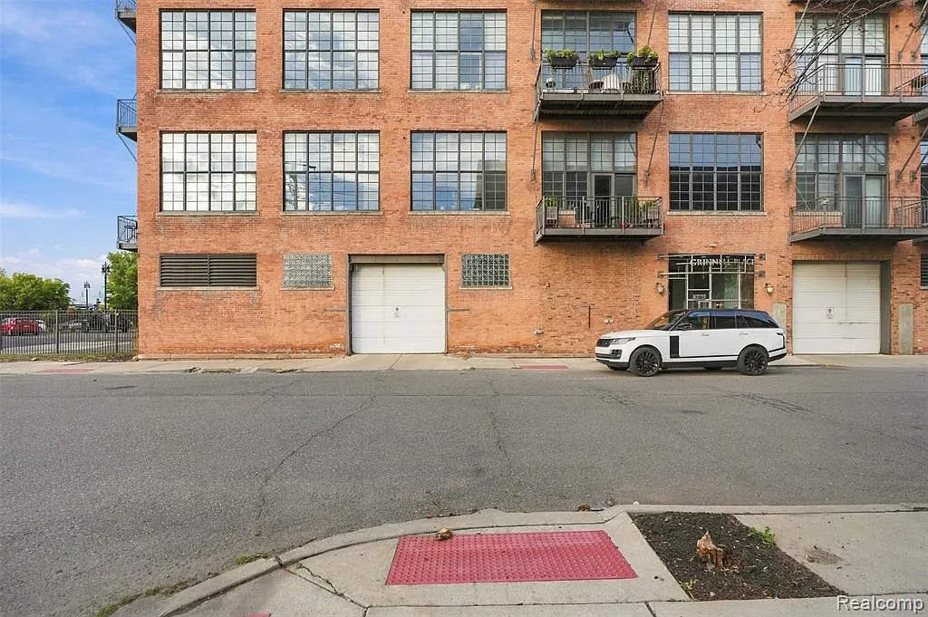 2 bed, 2.0 bath, 1292 sqft, $3,100 — Photo 2