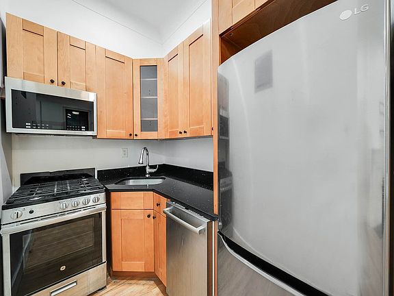 2nd image of 43 E 67th St APT 3B