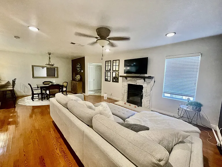 9070 Spring Mountain Rd #204 — Photo 8