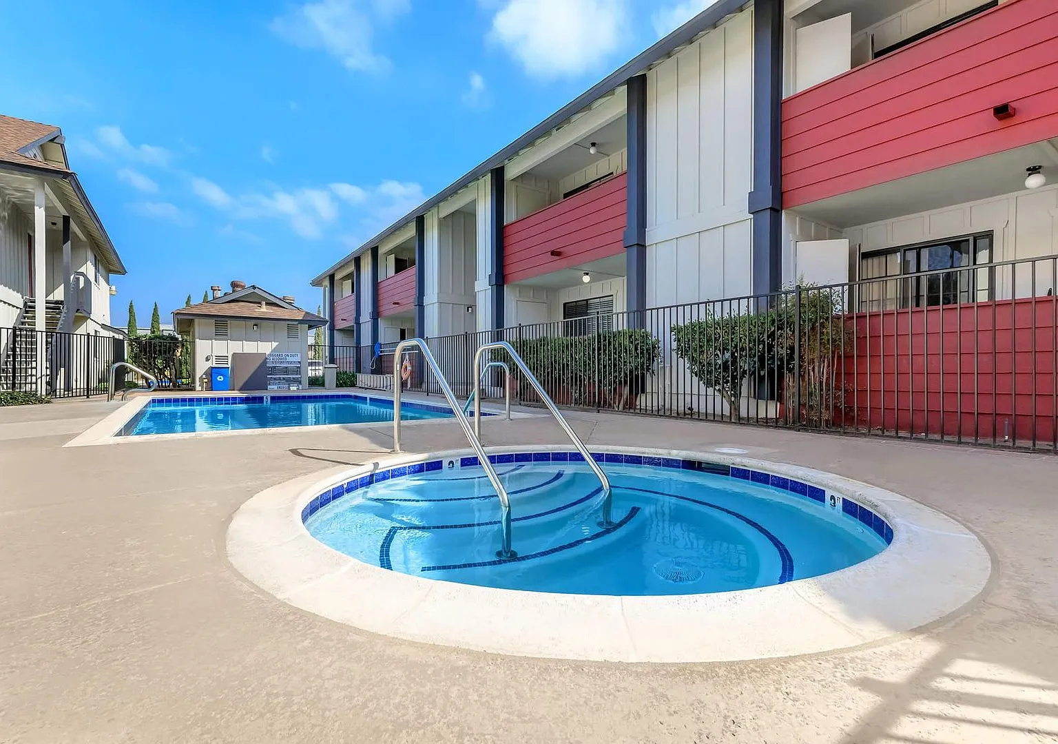 Hollister Creek Apartments — Photo 4
