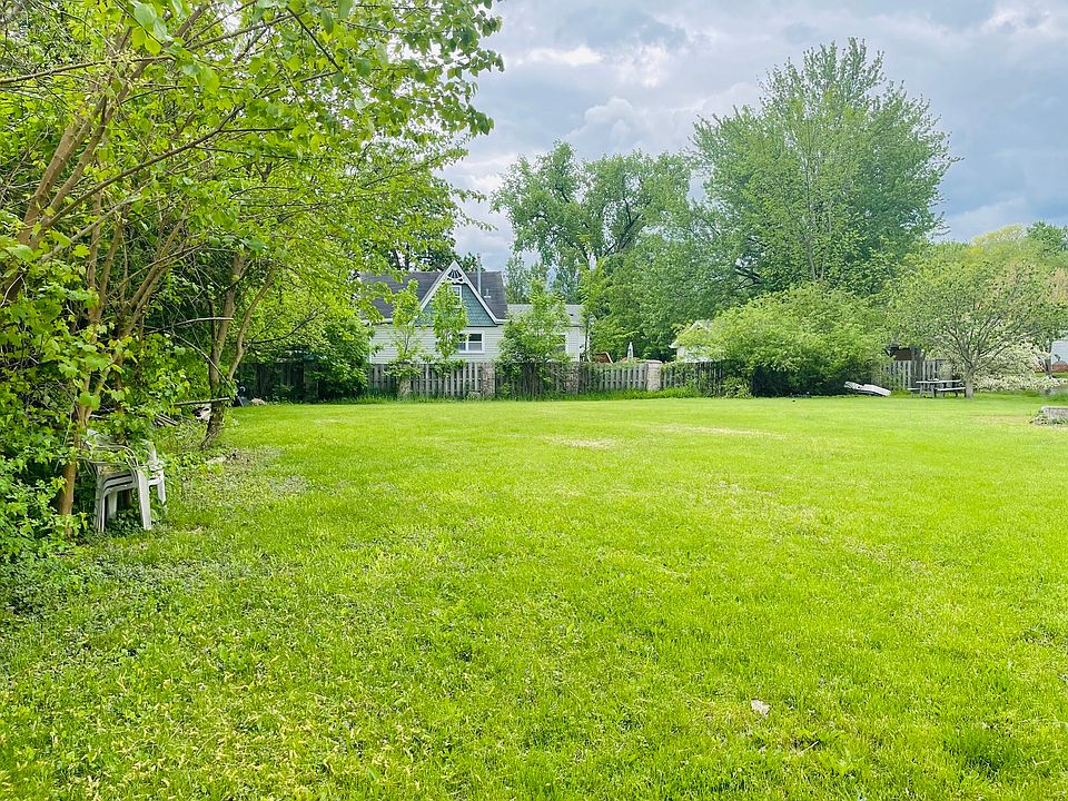2nd image of 26436 N Willow Ave