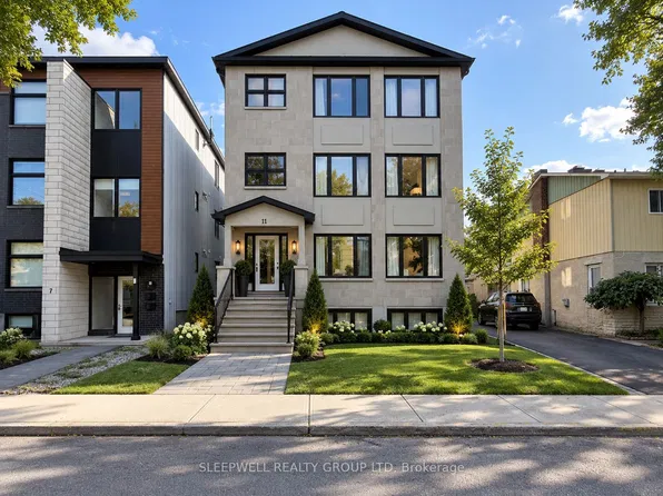 11 Chestnut St #2, Ottawa, ON K1S 0Z7