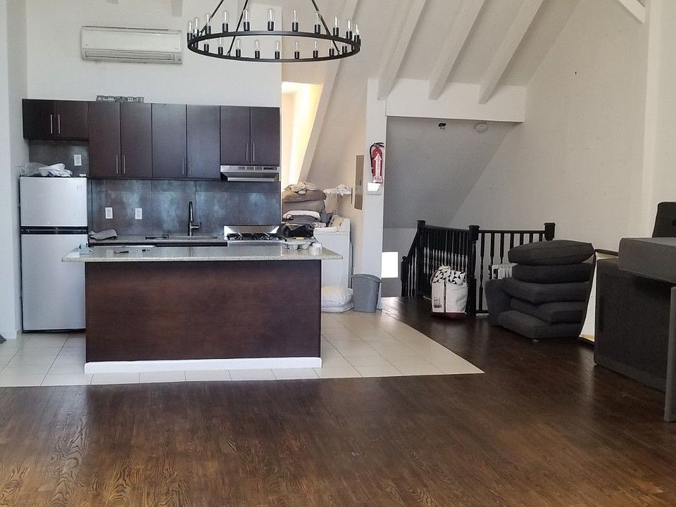 2nd image of 398 West St APT 3