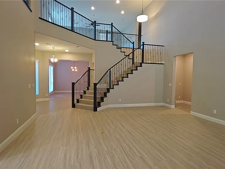 2868 Josephine Dr — Photo 9