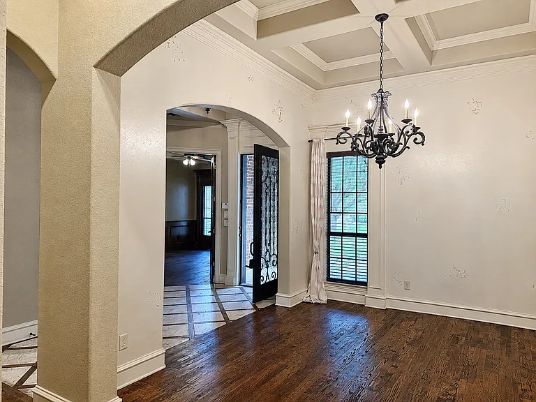 1209 Verona Way — Photo 2