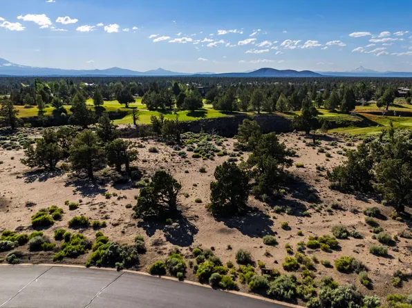 65877 Sage Canyon Ct #180, Bend, OR 97701